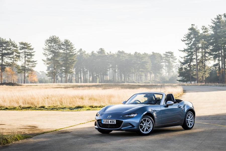  Mazda MX-5 Arctic 2017 года  (UK) (фото 34 из 53)